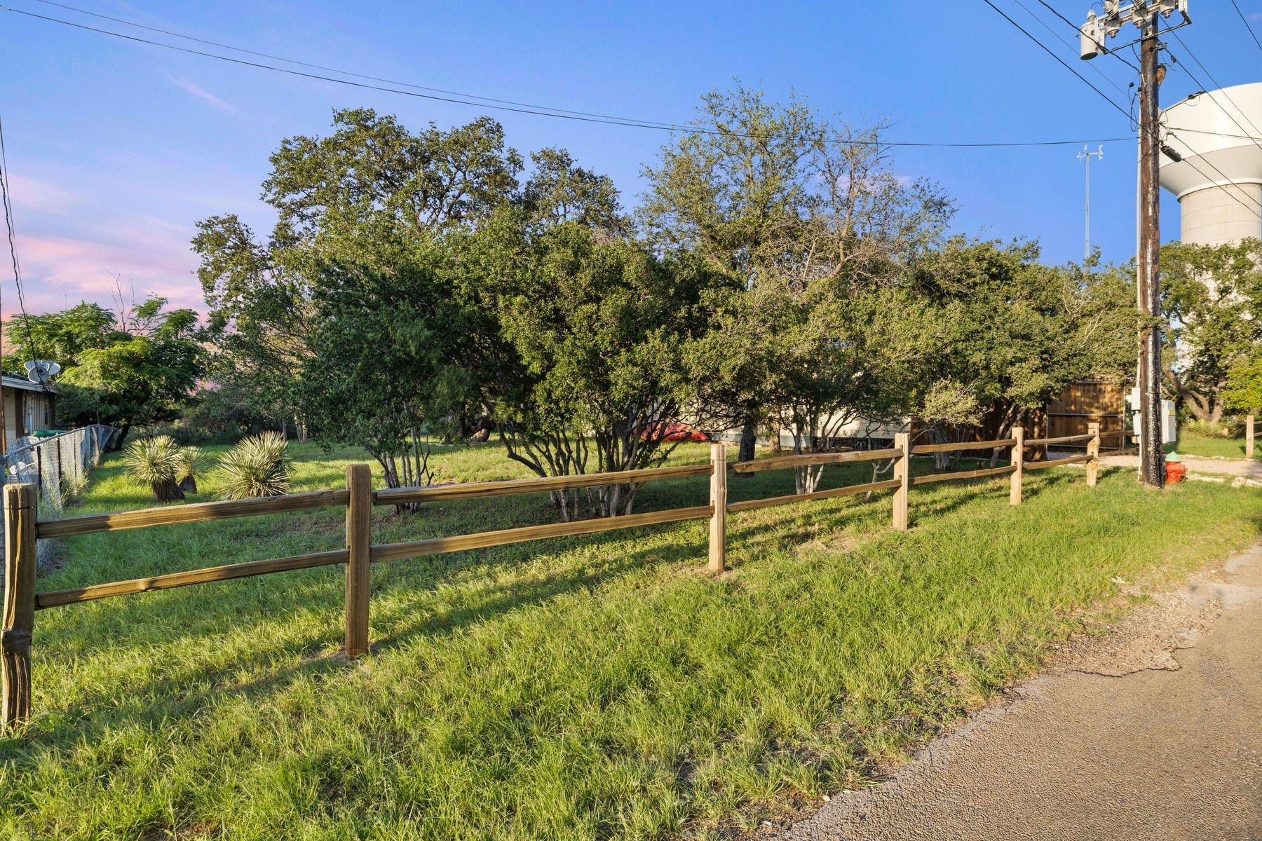 115 W Bluebriar Drive Marble Falls TX 78654
