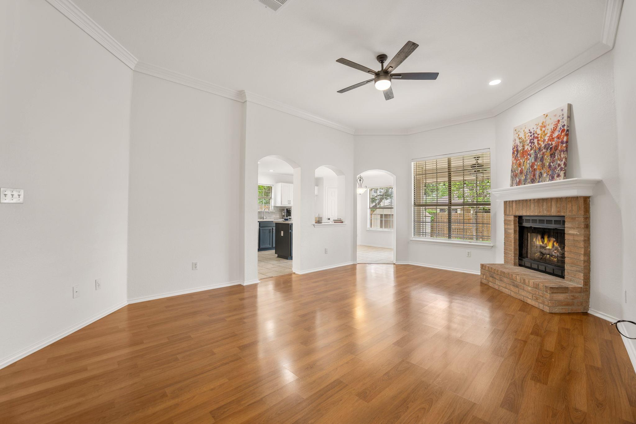 1106 Woodview Drive Leander TX 78641