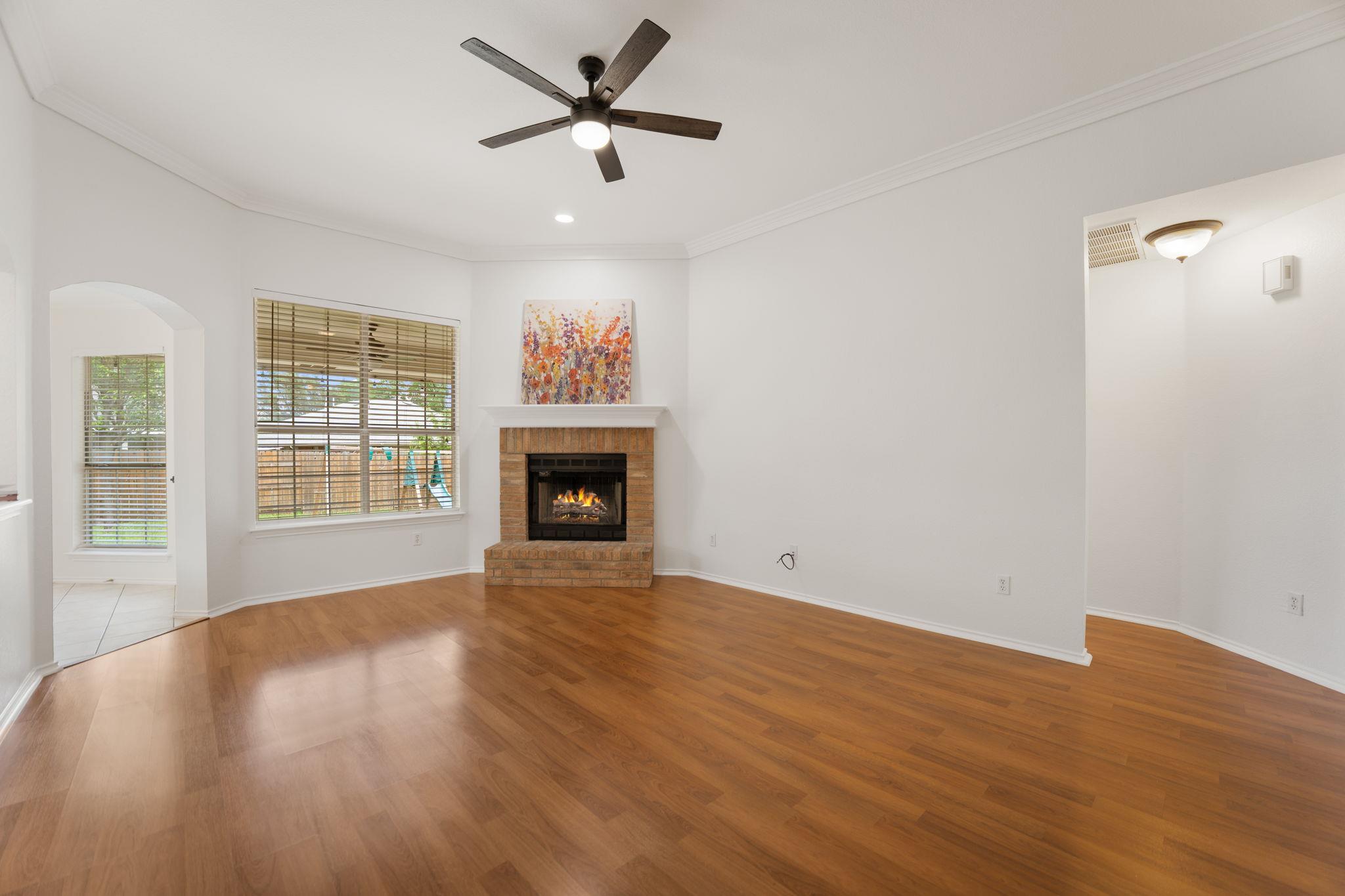 1106 Woodview Drive Leander TX 78641