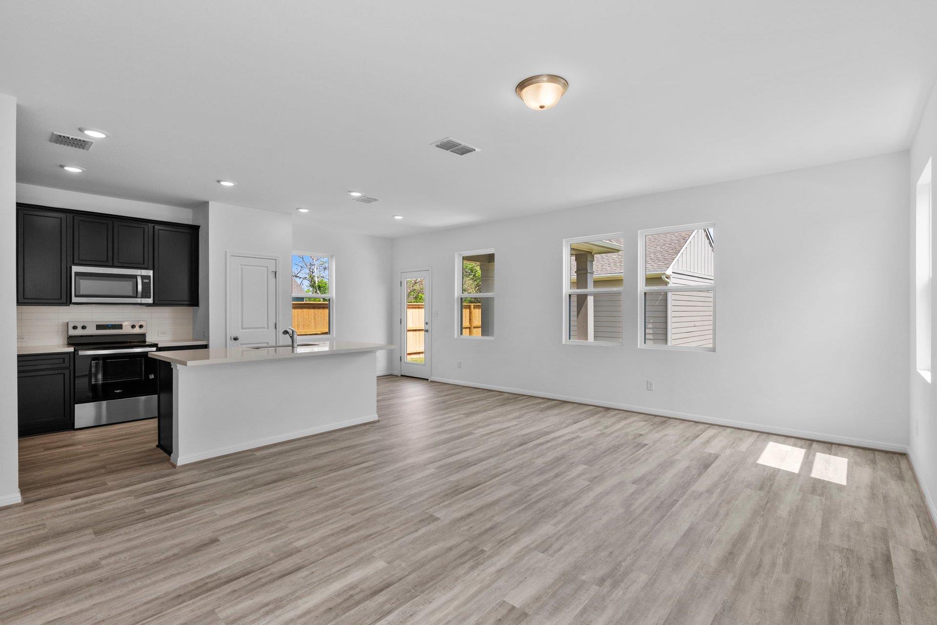 106 Pebblestream Pass Taylor TX 76574