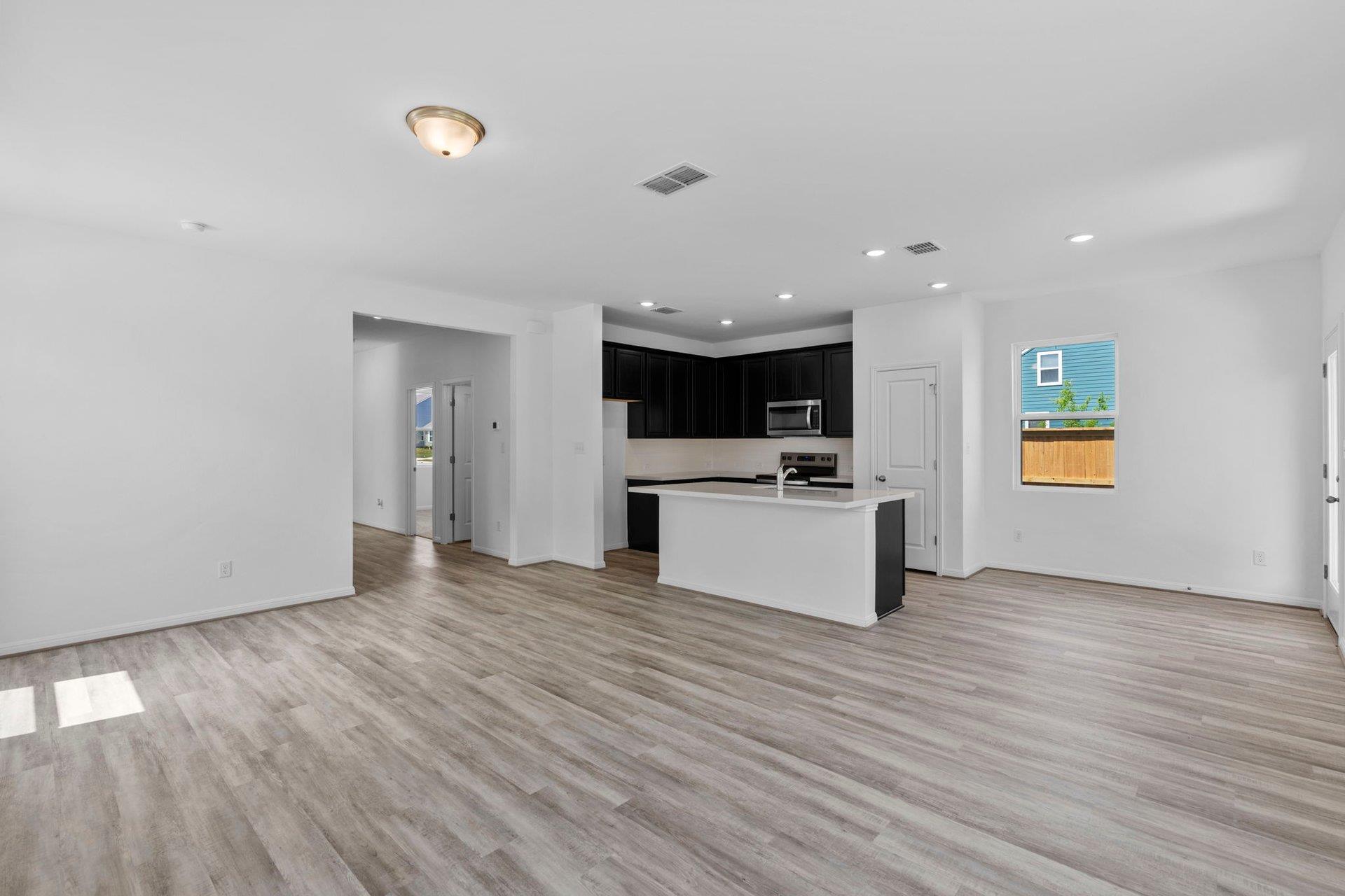 106 Pebblestream Pass Taylor TX 76574