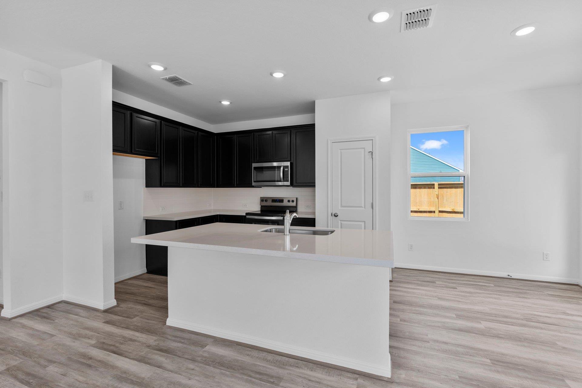 106 Pebblestream Pass Taylor TX 76574