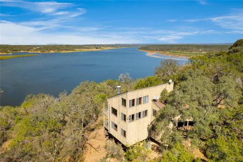 501 Coventry Road Spicewood TX 78669