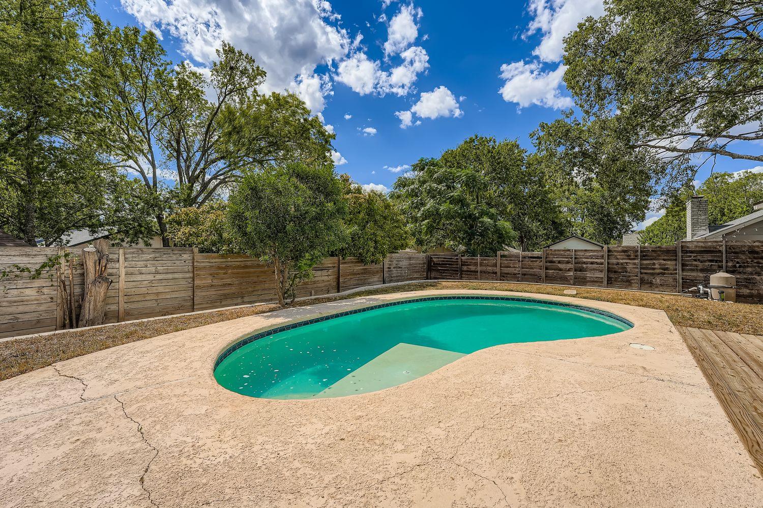 1121 Stoneoak Lane Austin TX 78745