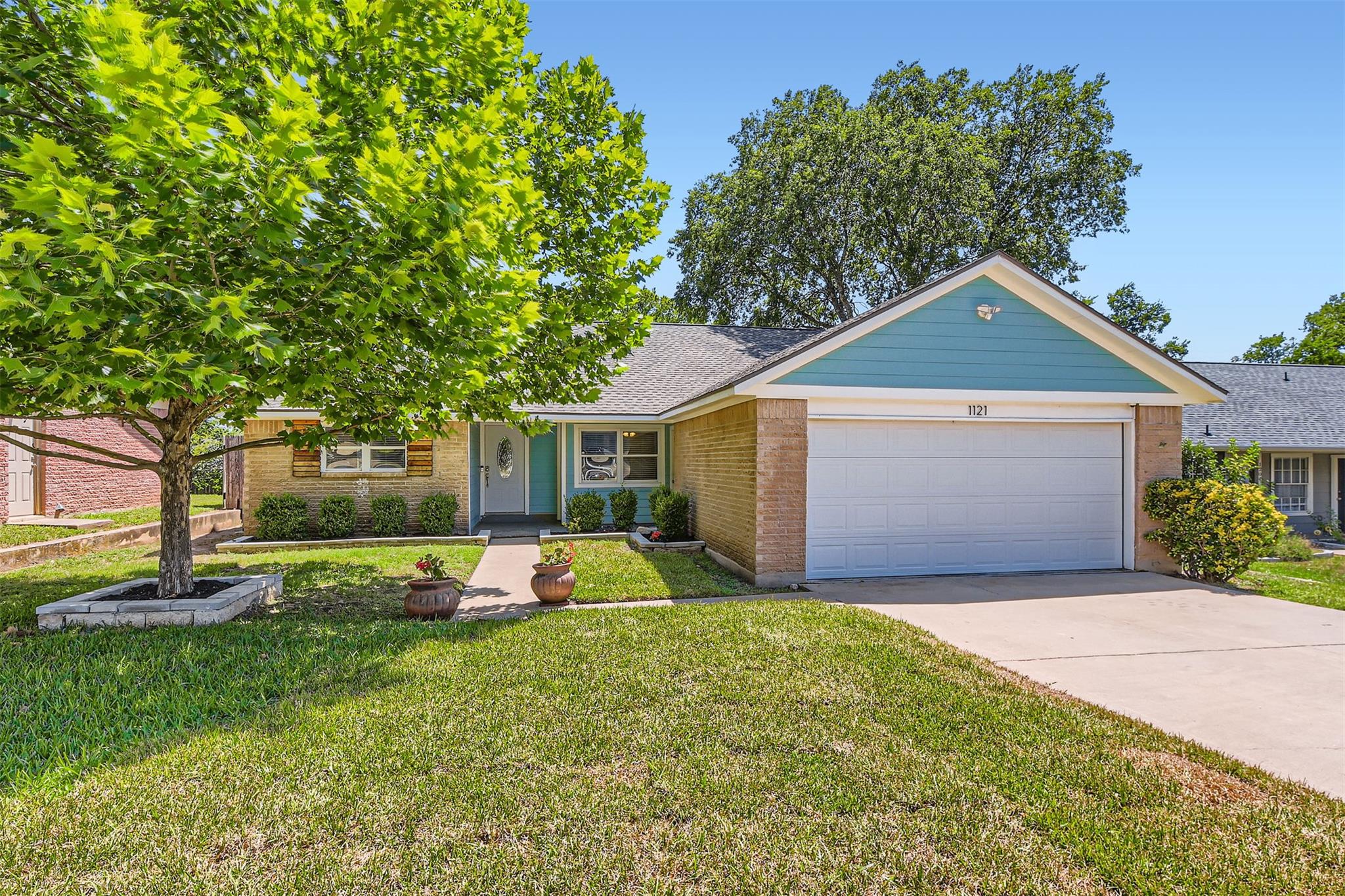 1121 Stoneoak Lane Austin TX 78745