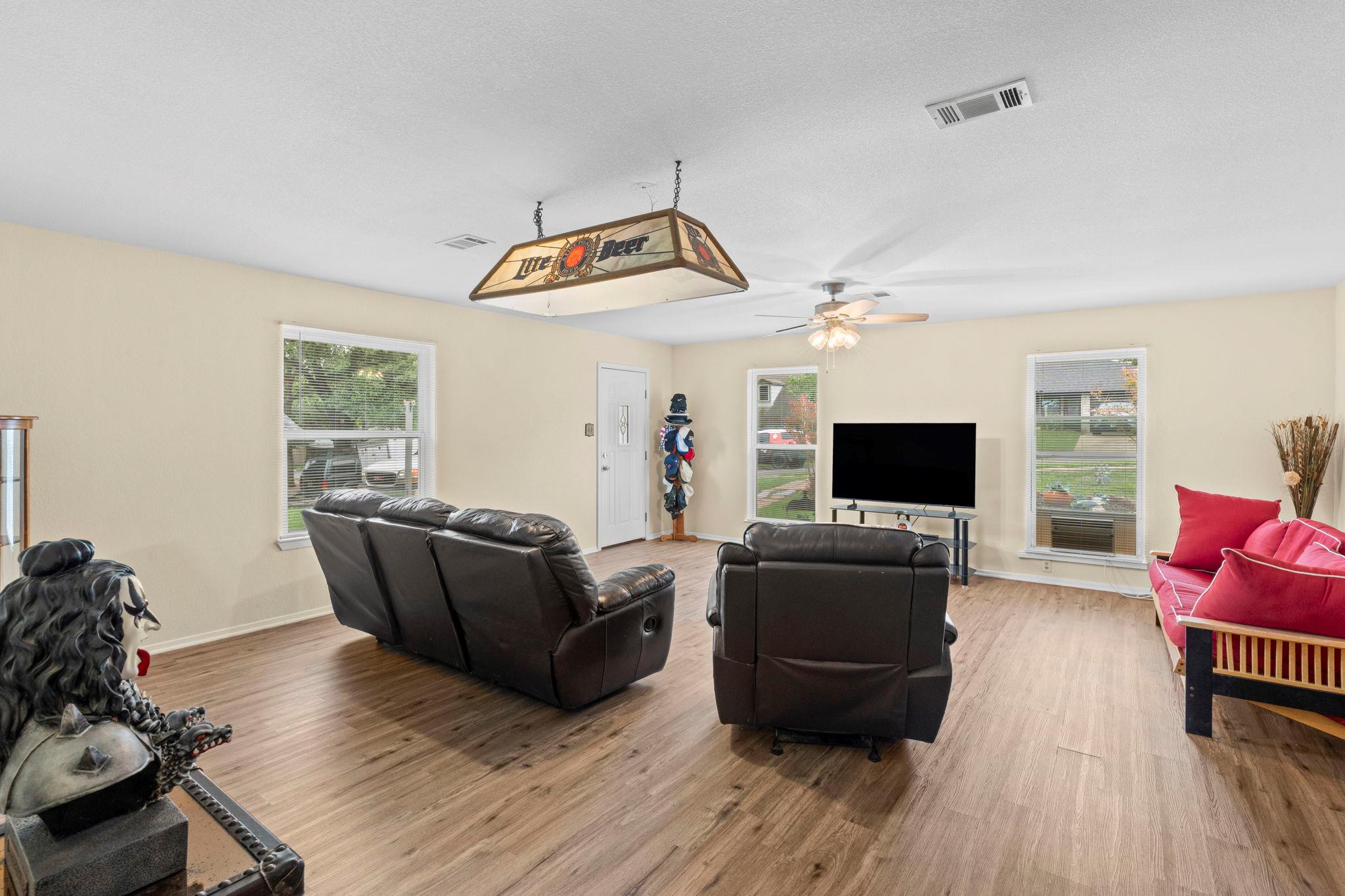 716 Buckingham Place Austin TX 78745