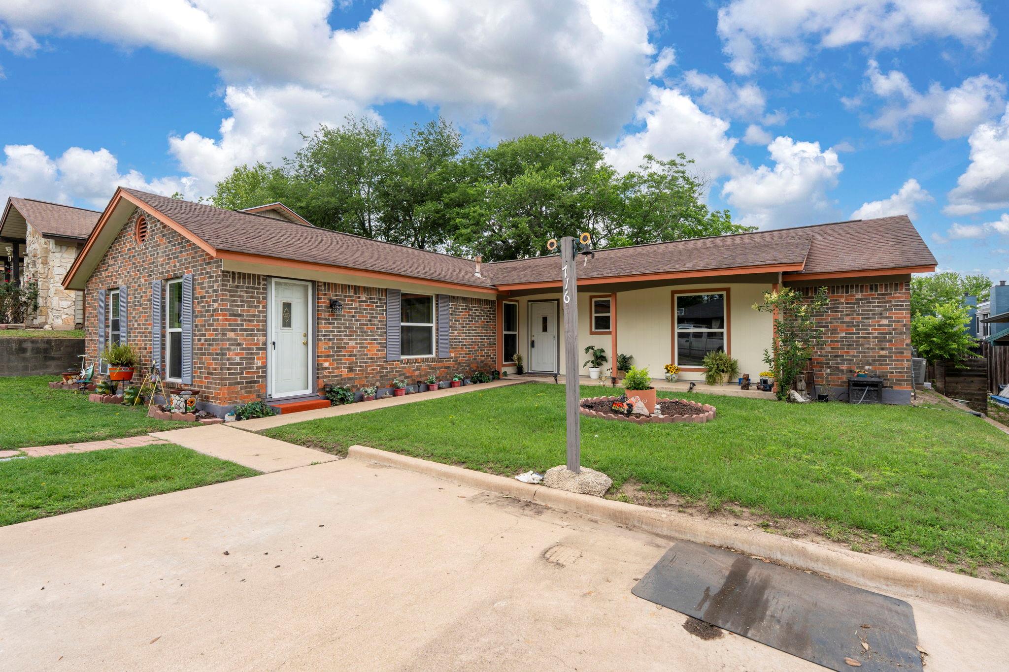 716 Buckingham Place Austin TX 78745