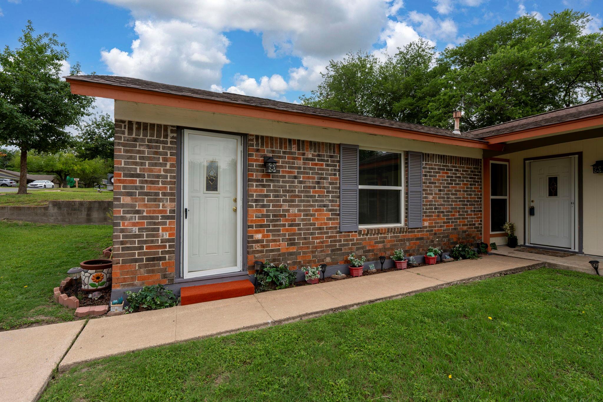 716 Buckingham Place Austin TX 78745