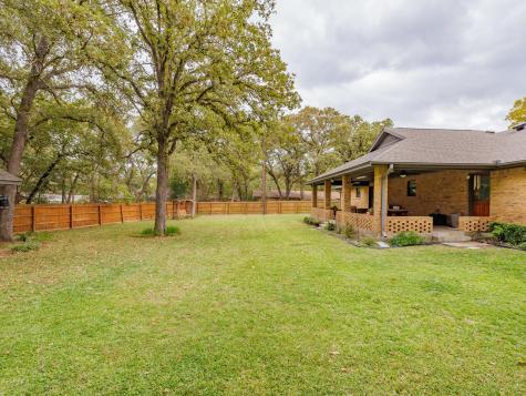 704 Enfield Road Rockdale TX 76567