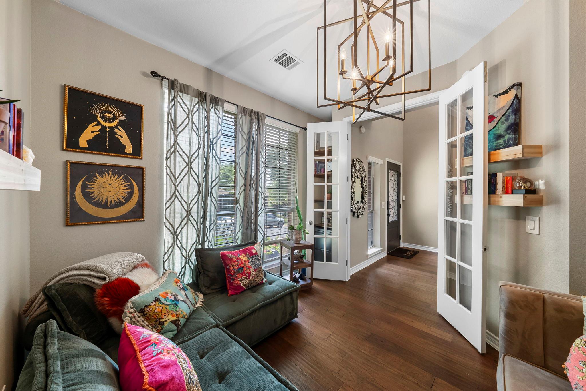 4104 Seldalia Trail Austin TX 78732