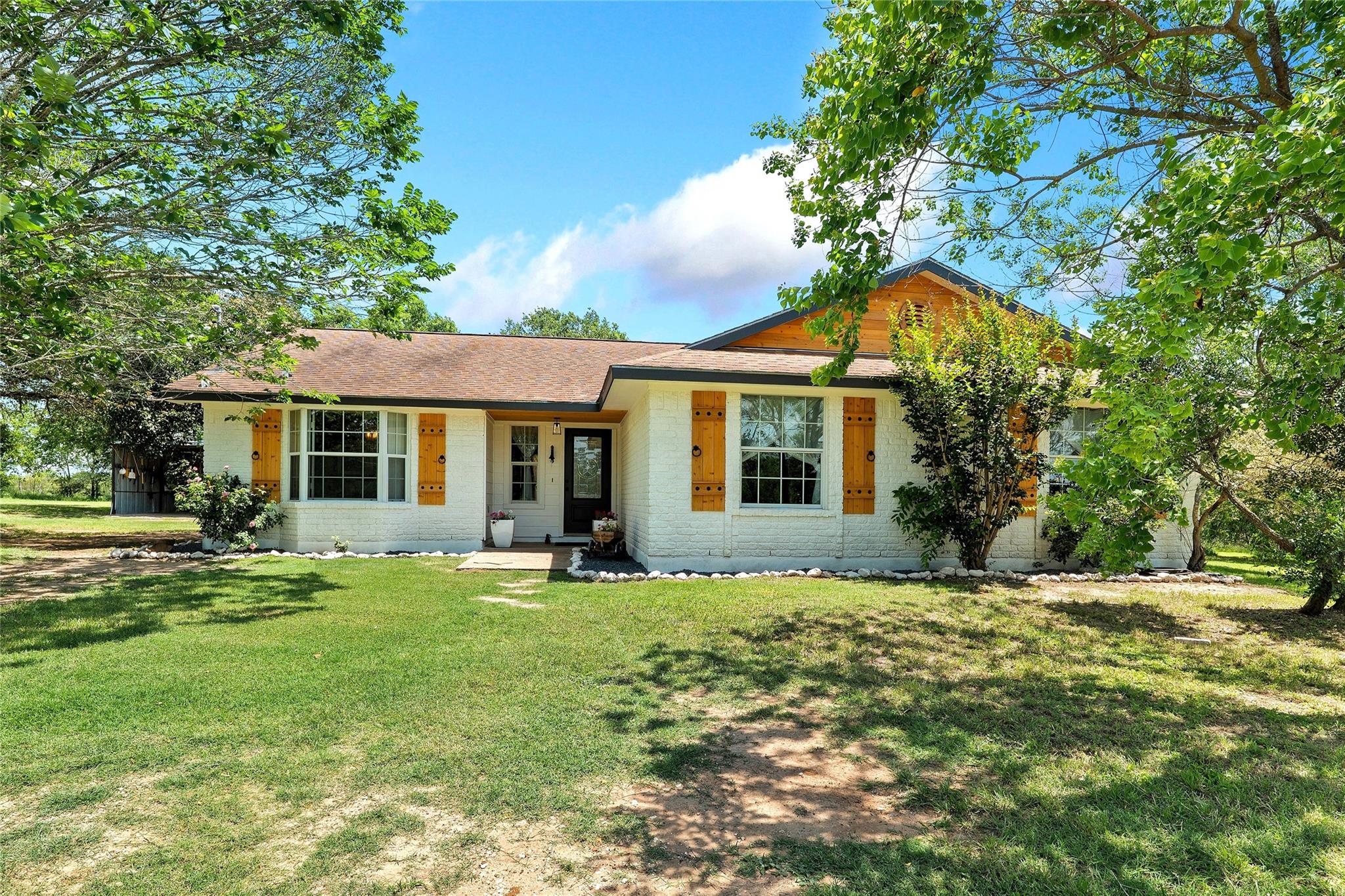 372 Hidden Oaks Drive Elgin TX 78621