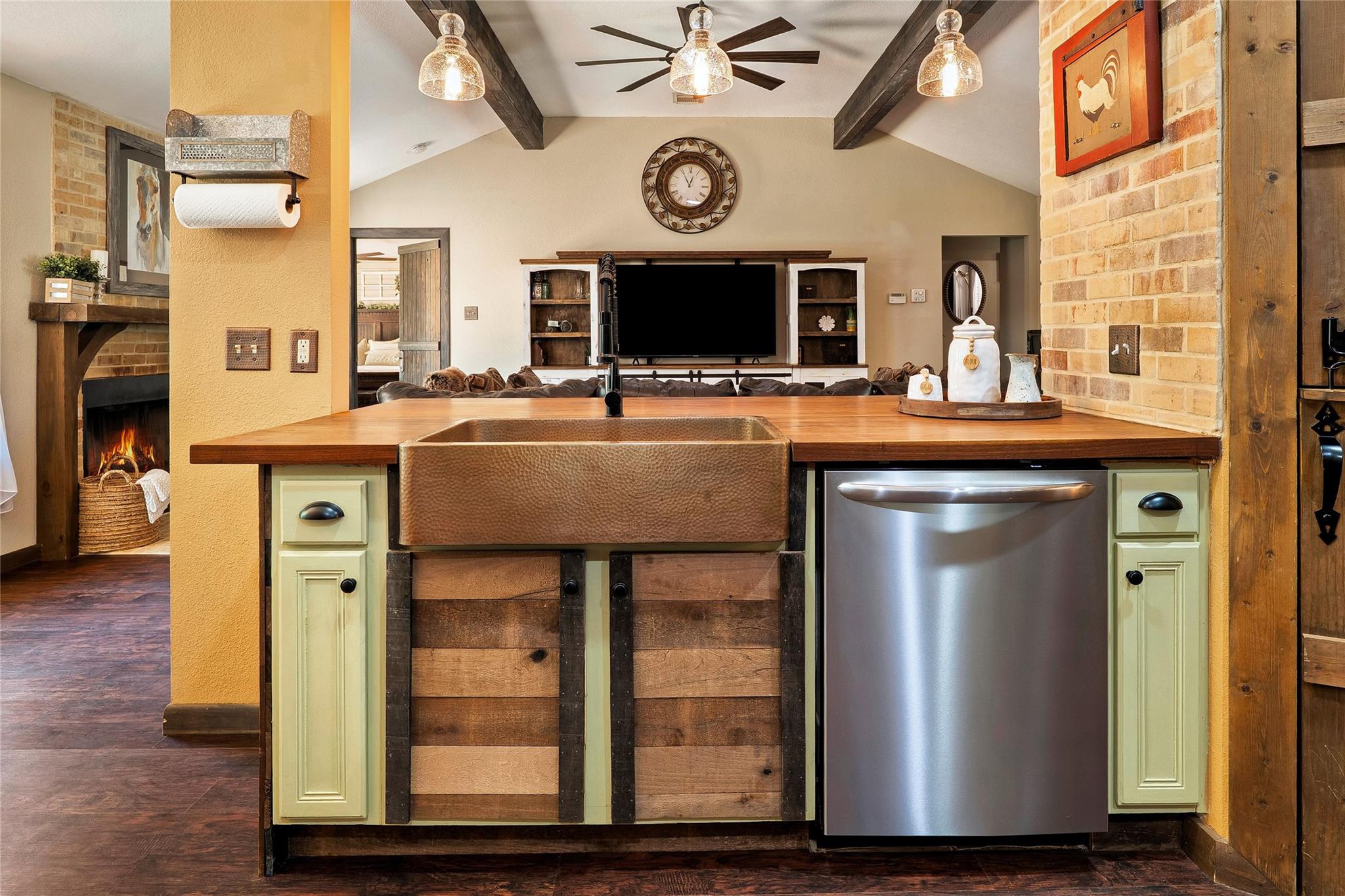 372 Hidden Oaks Drive Elgin TX 78621