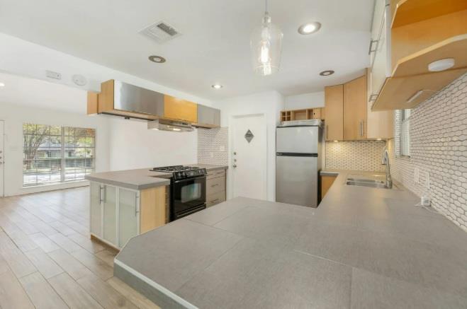 4904 Enchanted Lane Austin TX 78745