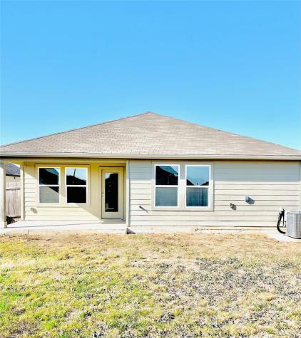 1420 London Way Lockhart TX 78644