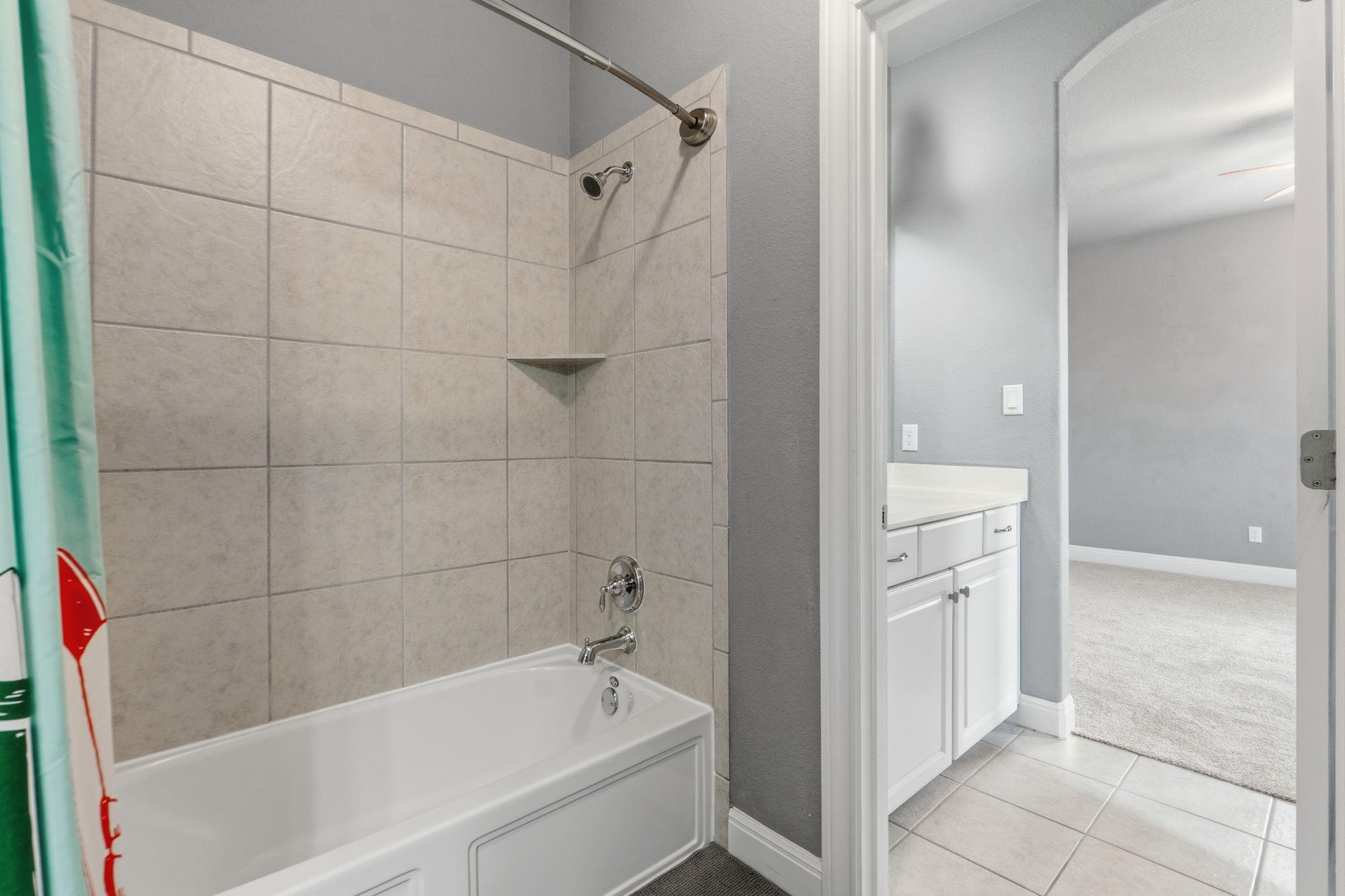 4229 Valley Oaks Drive Leander TX 78641