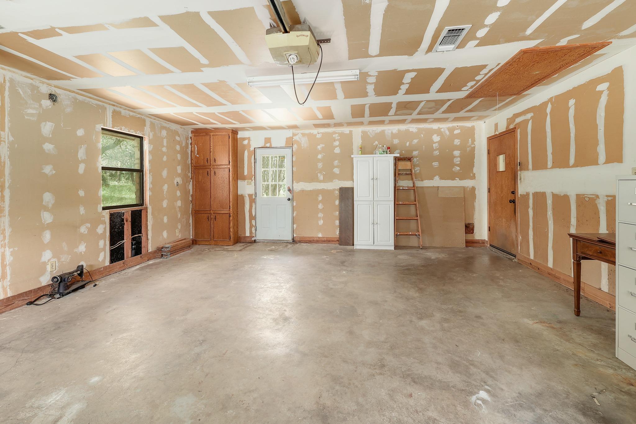 9400 Lauralan Drive Austin TX 78736