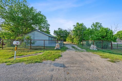 6071 Fm 713 Dale TX 78616