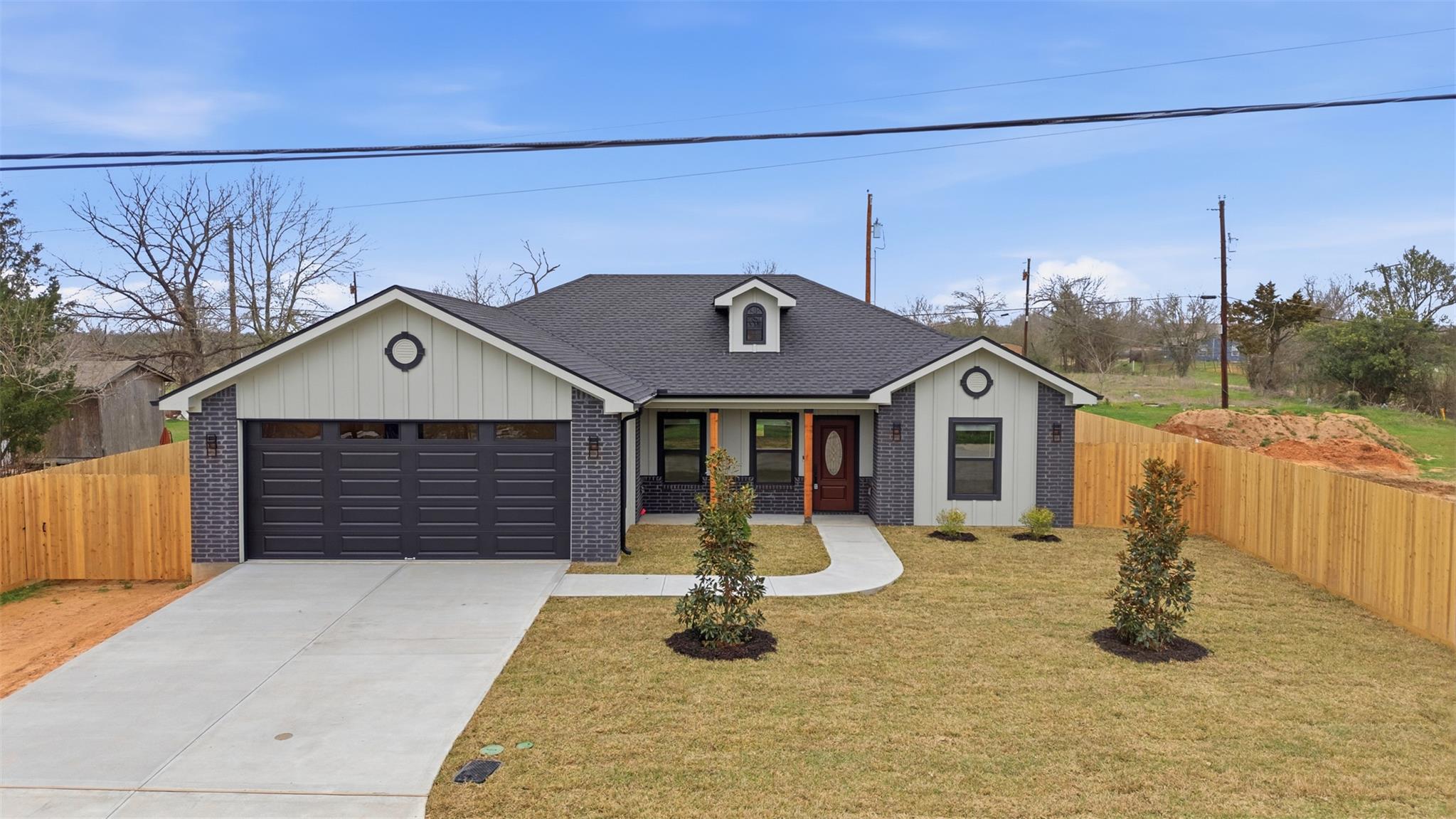 413 E Hamilton Avenue Rockdale TX 76567