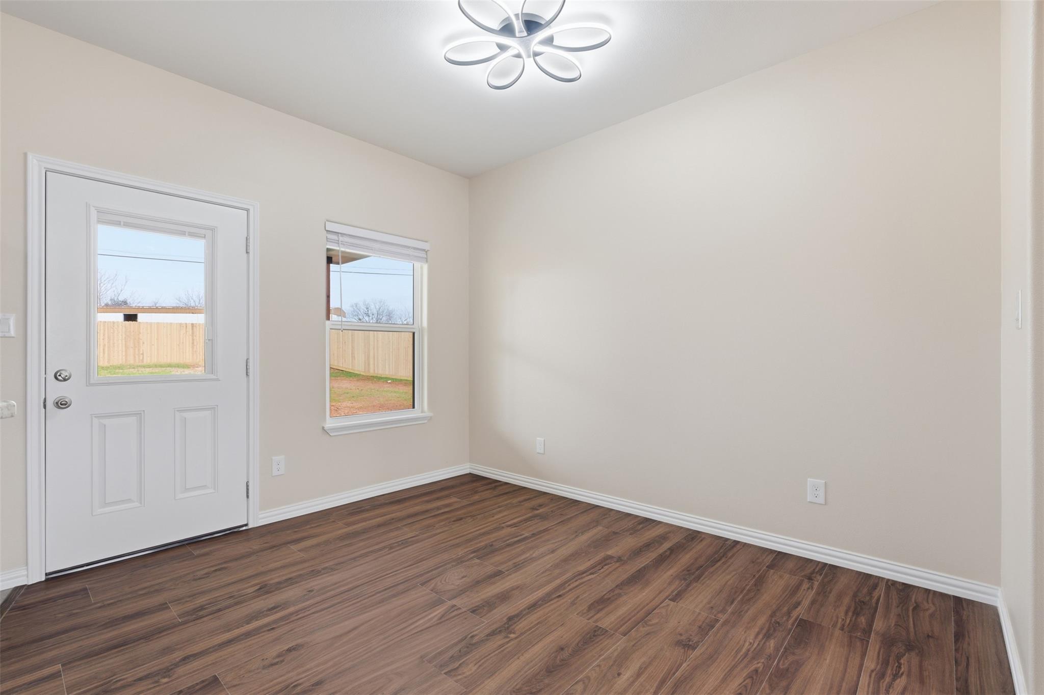 413 E Hamilton Avenue Rockdale TX 76567