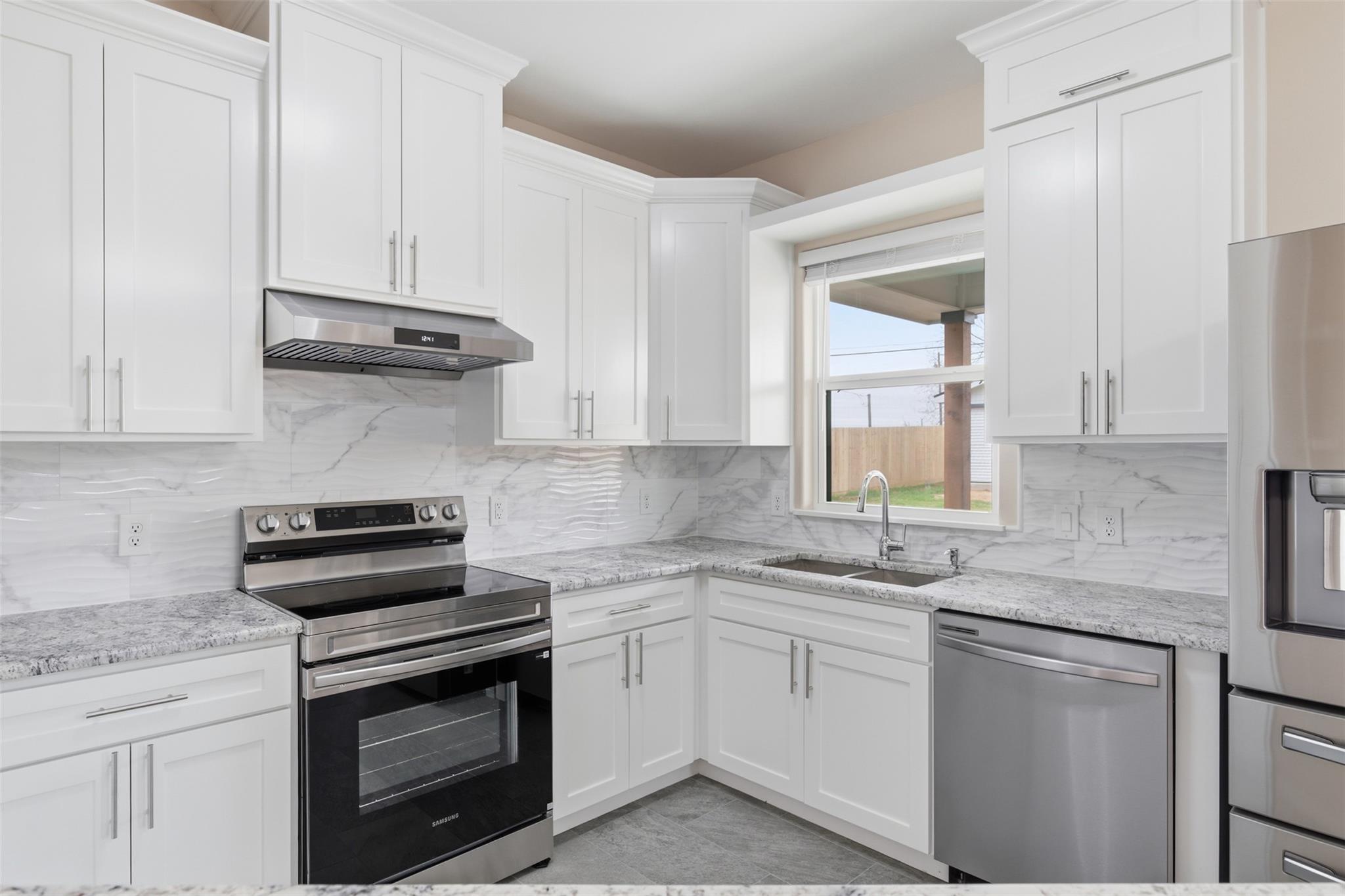 413 E Hamilton Avenue Rockdale TX 76567
