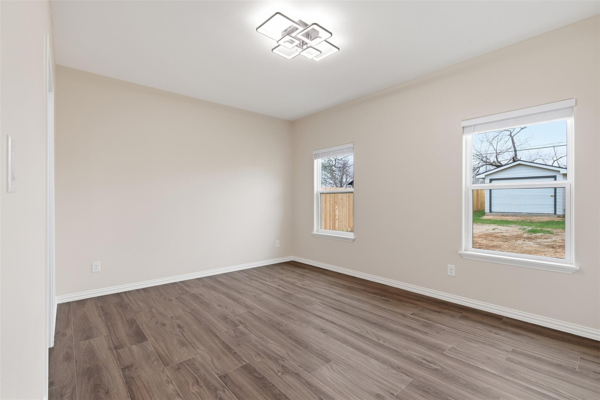 413 E Hamilton Avenue Rockdale TX 76567