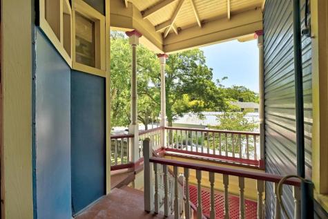624 Saint Louis Street Gonzales TX 78629