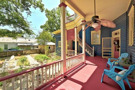 624 Saint Louis Street Gonzales TX 78629