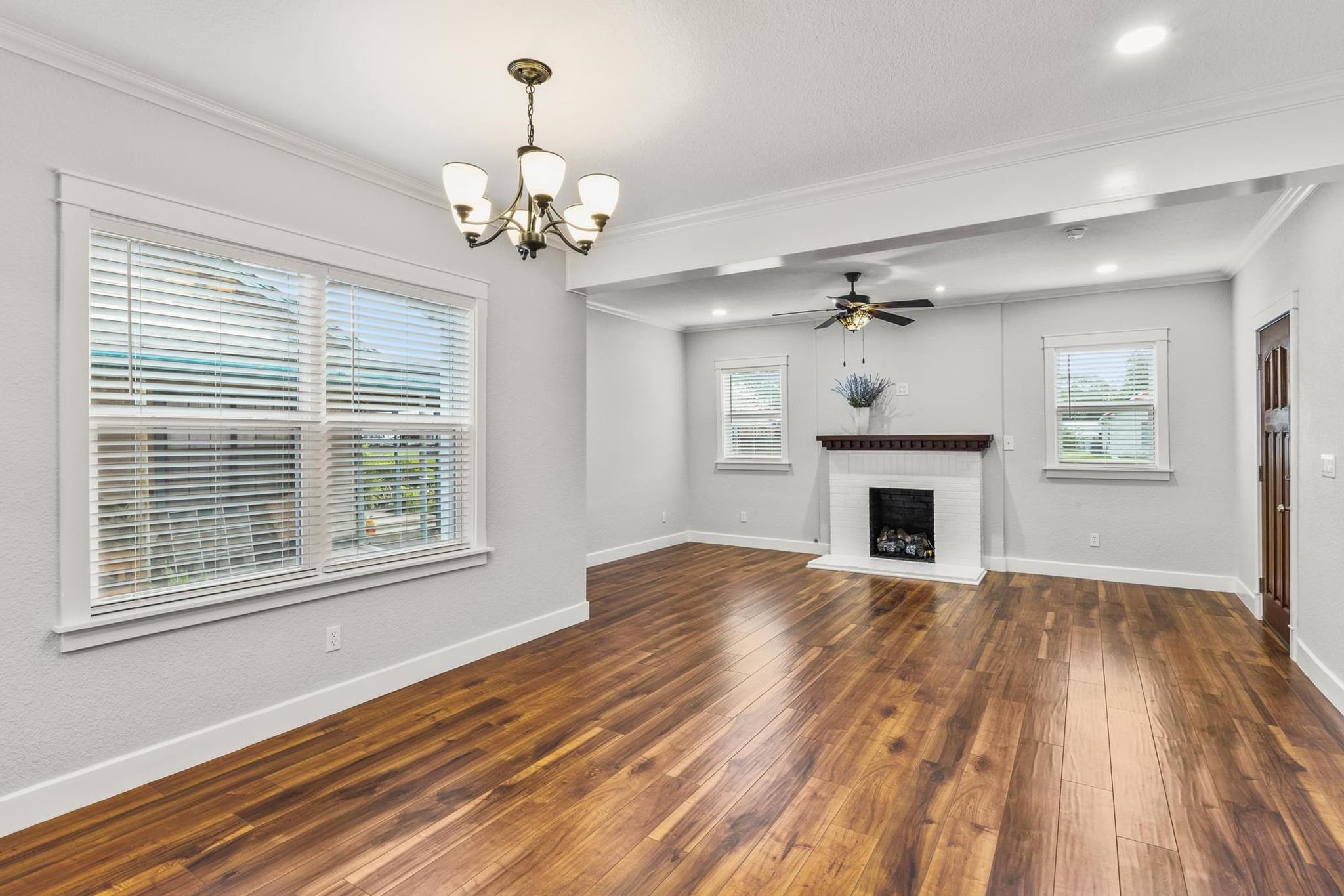 522 S Walnut Avenue Luling TX 78648