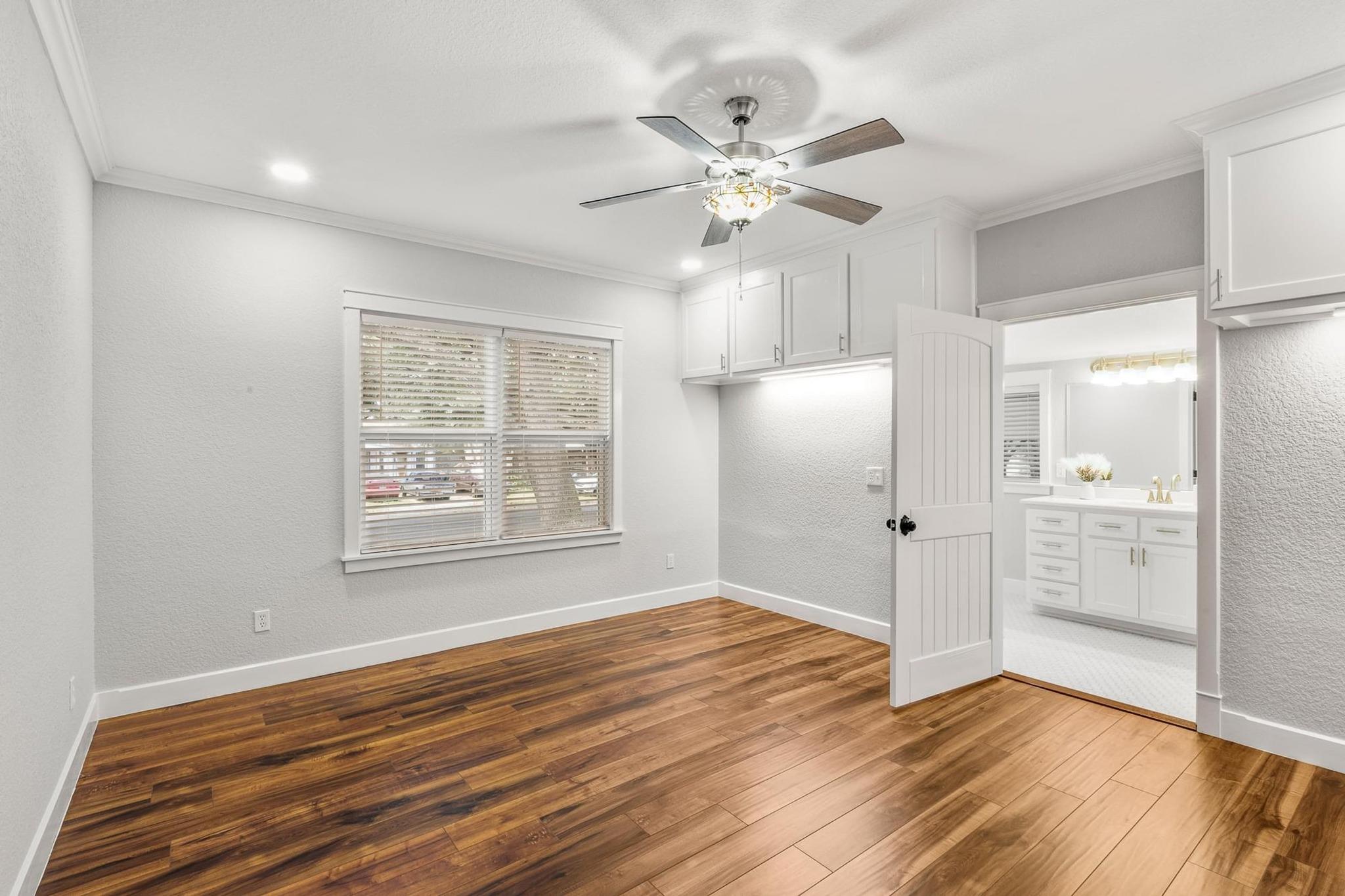 522 S Walnut Avenue Luling TX 78648