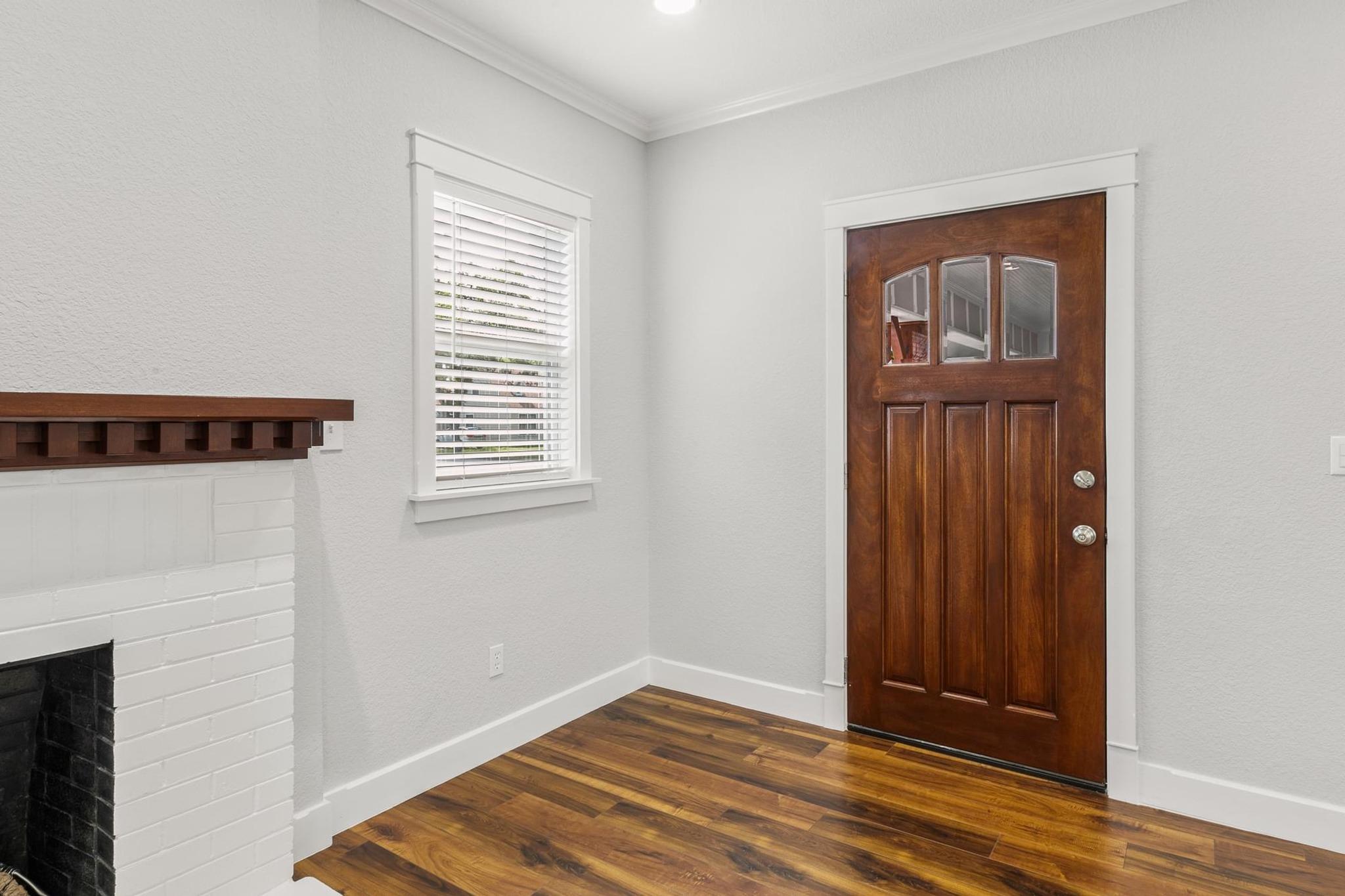 522 S Walnut Avenue Luling TX 78648