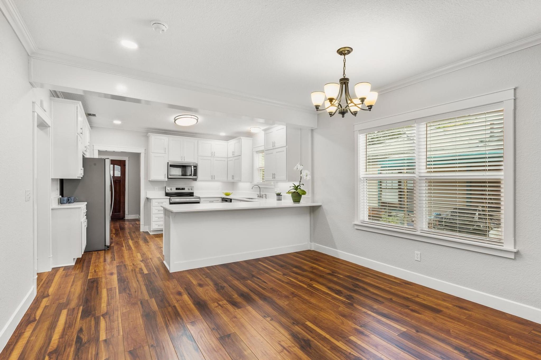 522 S Walnut Avenue Luling TX 78648