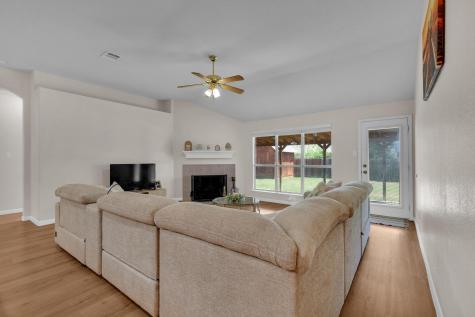 506 Carol Drive Hutto TX 78634