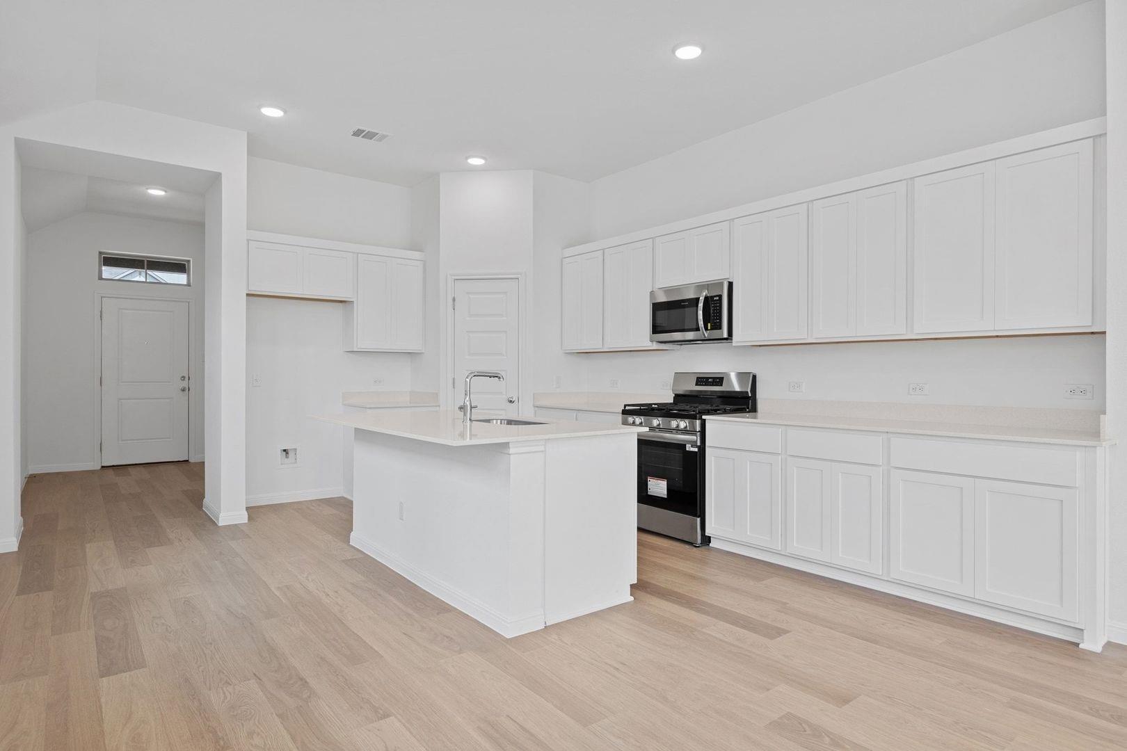 338 Bendecido Loop Elgin TX 78621