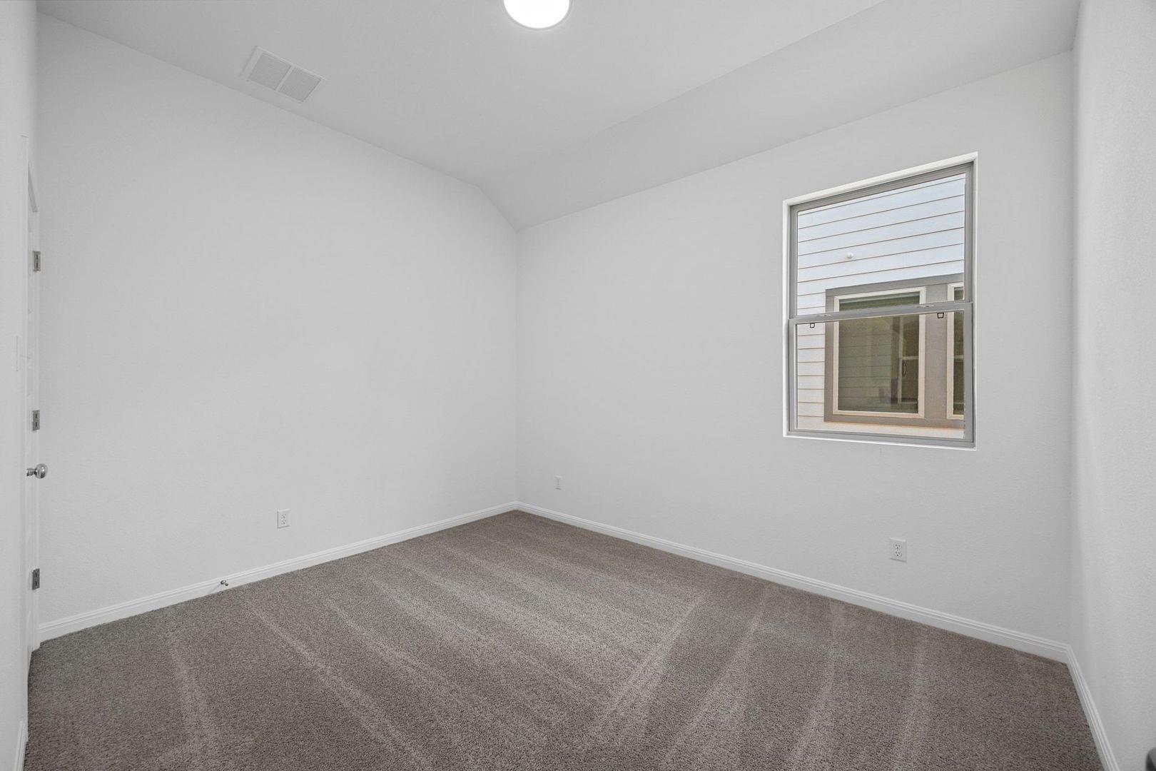 338 Bendecido Loop Elgin TX 78621