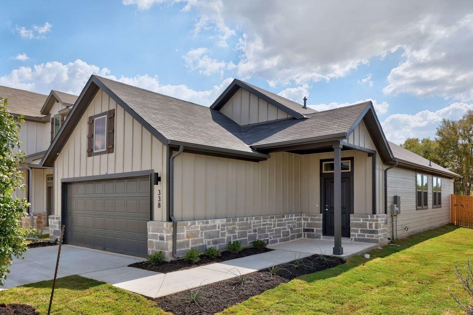 338 Bendecido Loop Elgin TX 78621