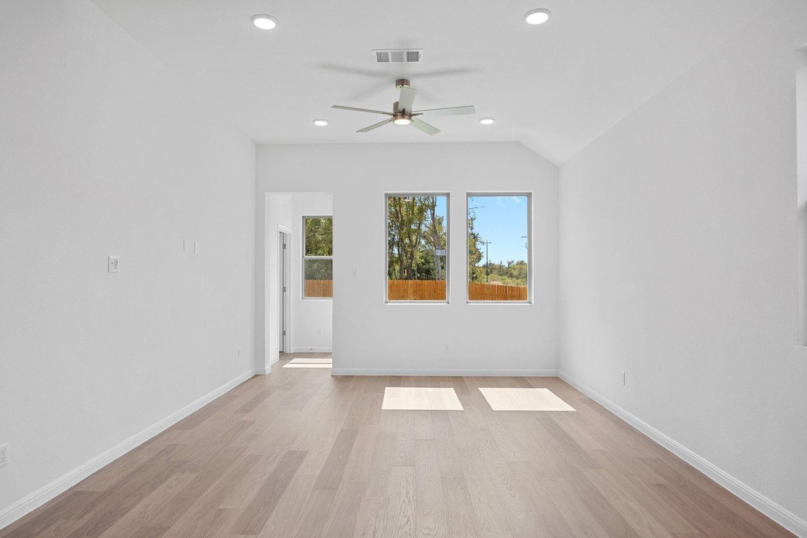 338 Bendecido Loop Elgin TX 78621