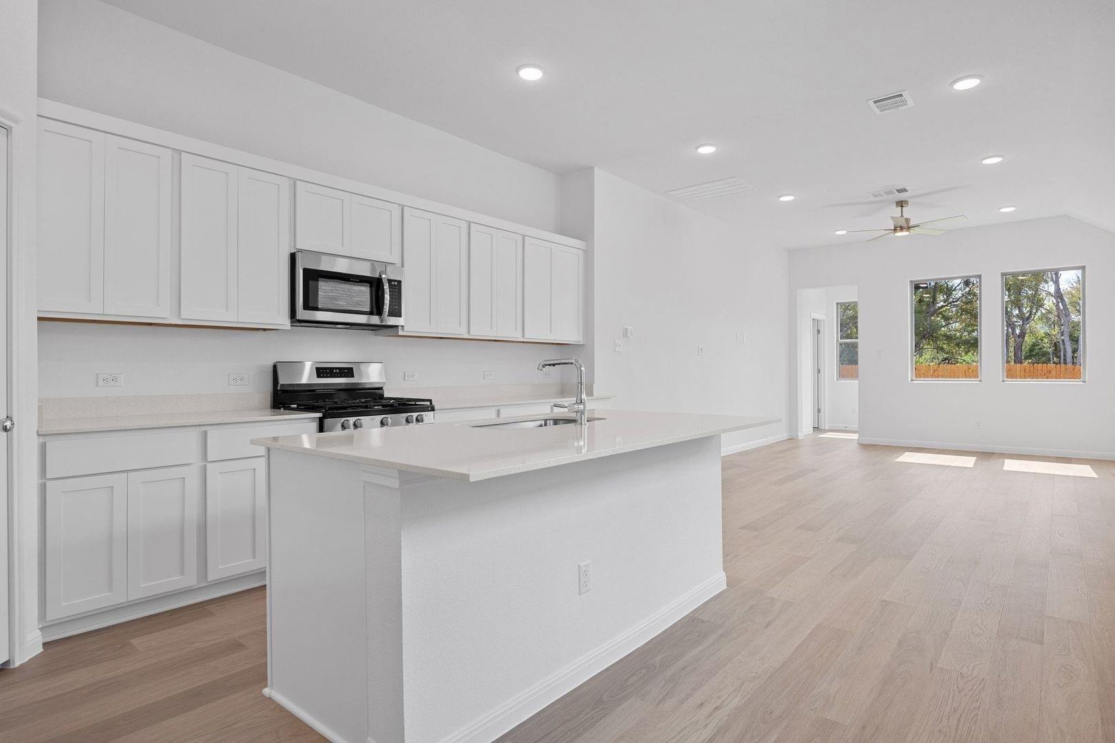 338 Bendecido Loop Elgin TX 78621