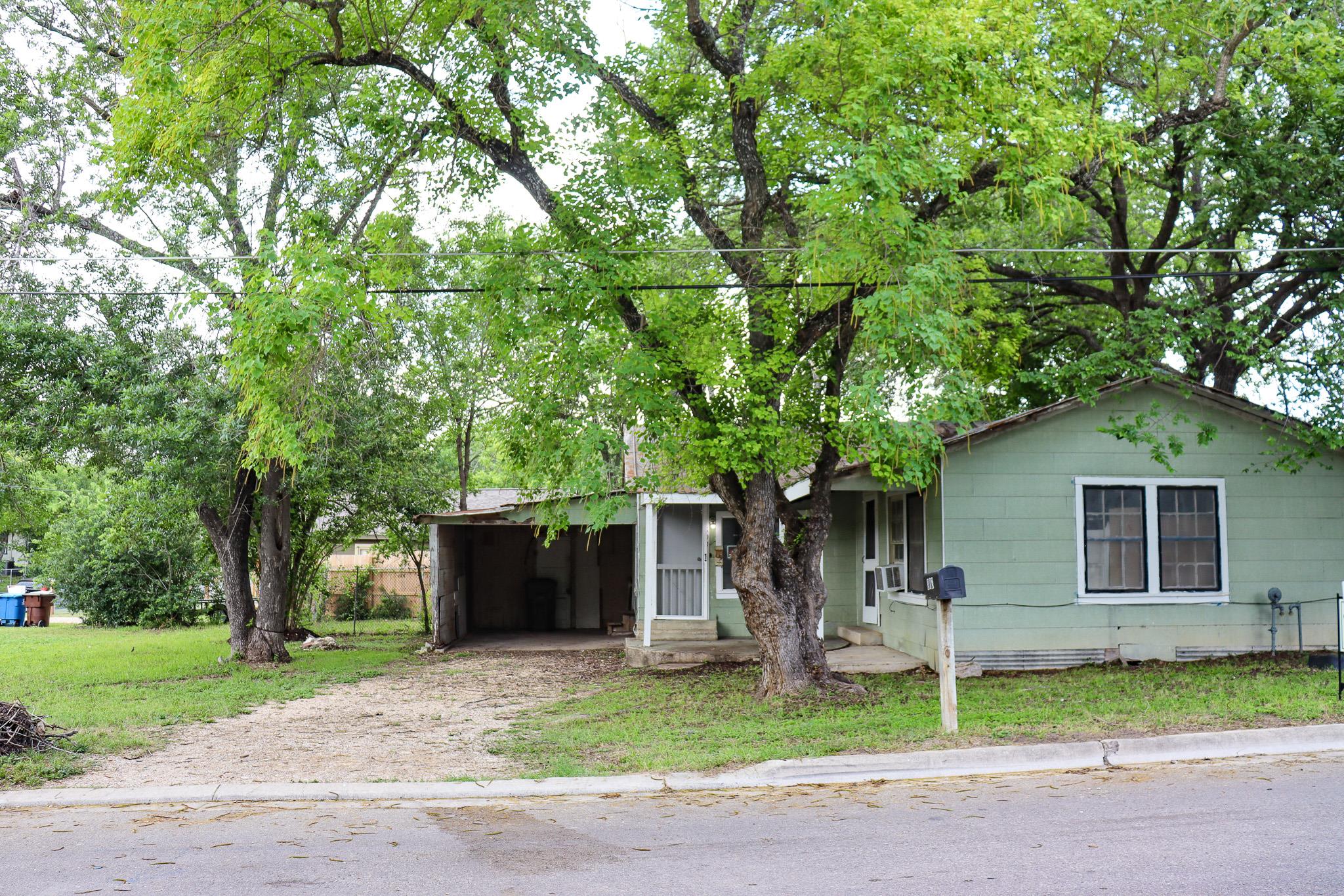 803 Third Street Lockhart TX 78644