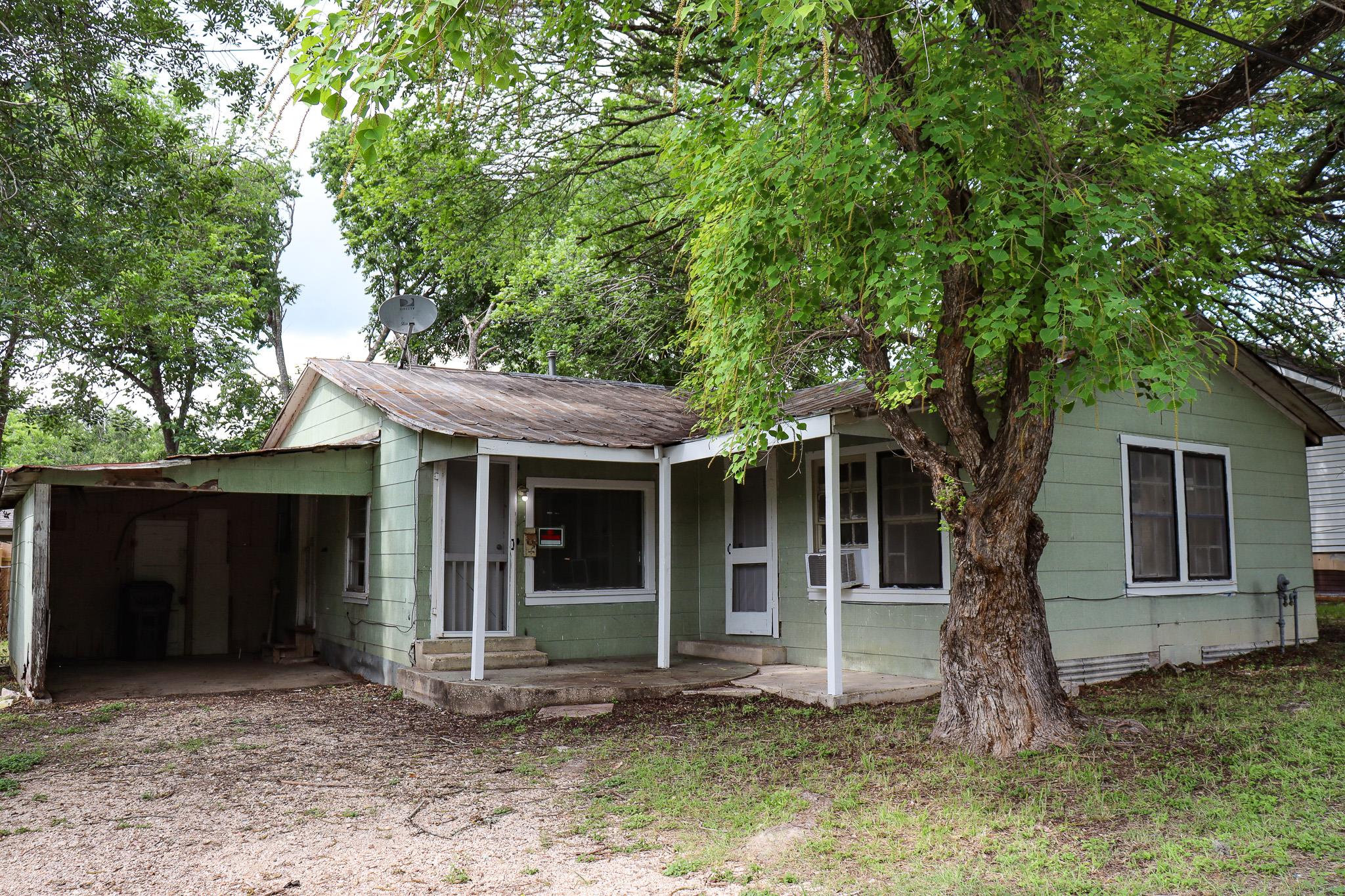 803 Third Street Lockhart TX 78644