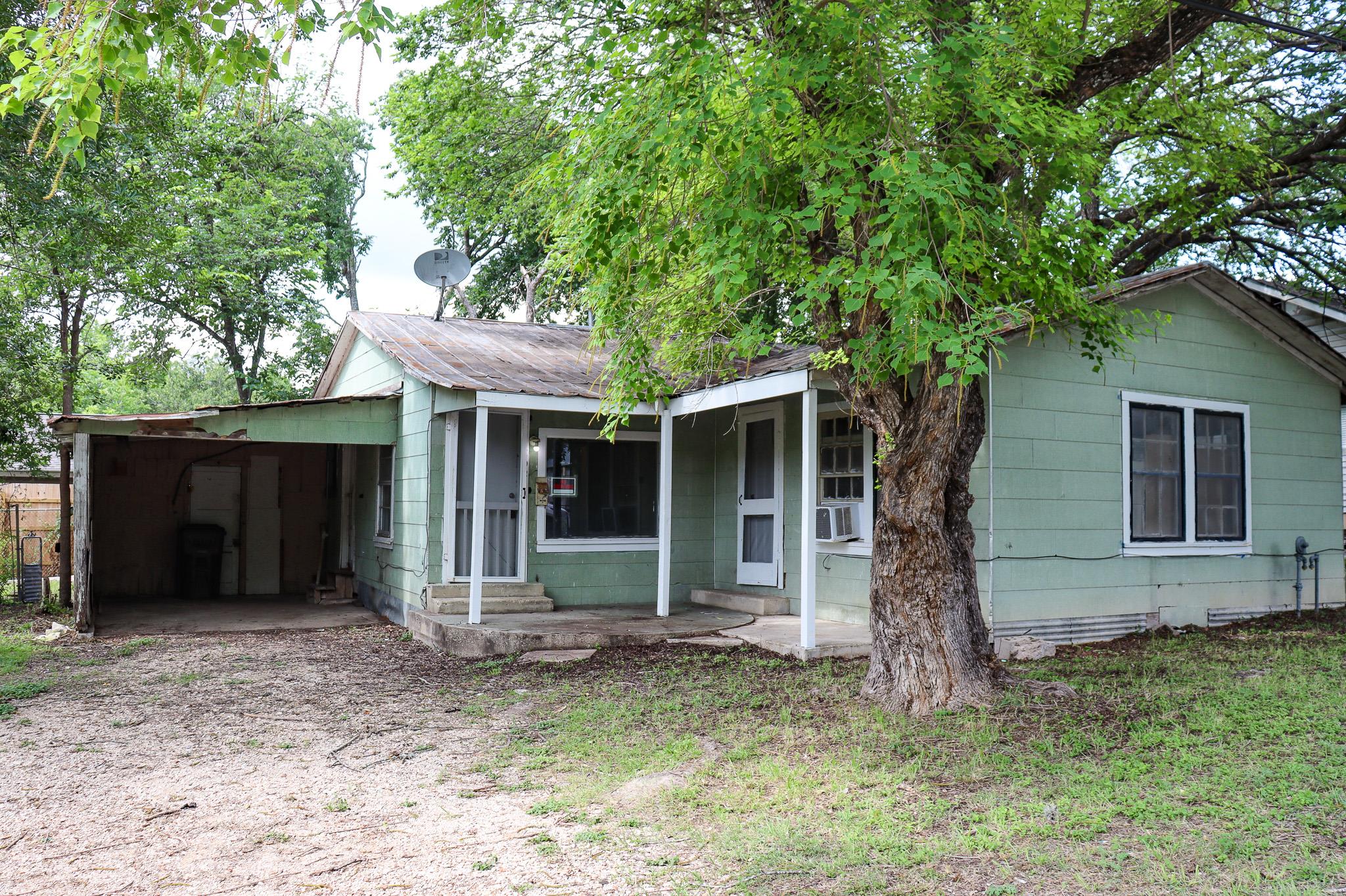 803 Third Street Lockhart TX 78644