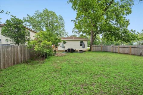 608 Washington Street Smithville TX 78957