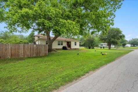608 Washington Street Smithville TX 78957