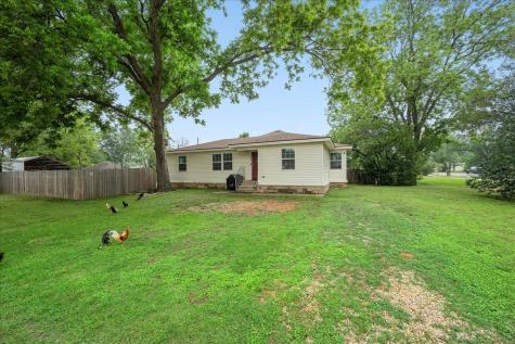 608 Washington Street Smithville TX 78957