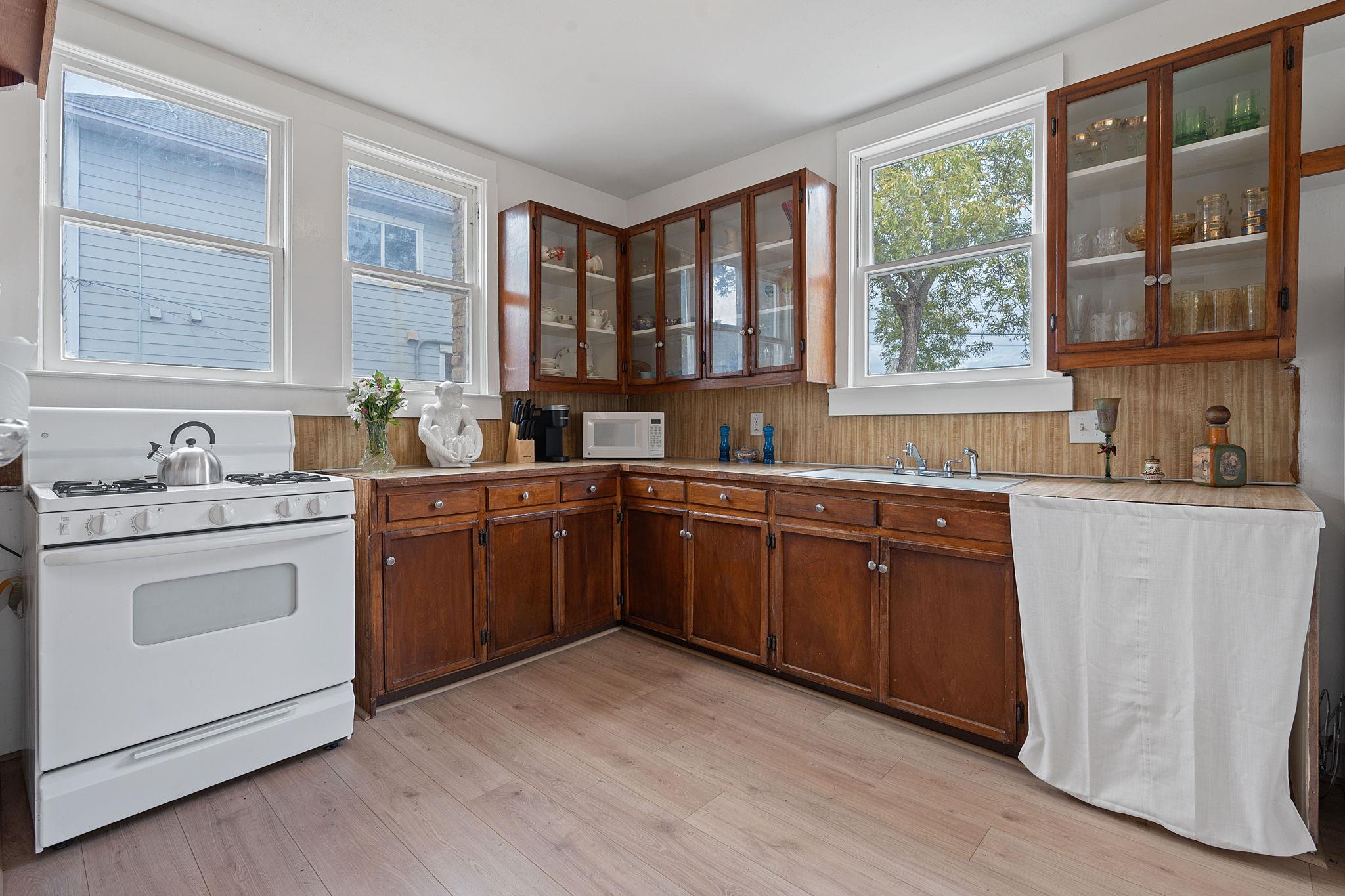 810 E 13th Street Austin TX 78702