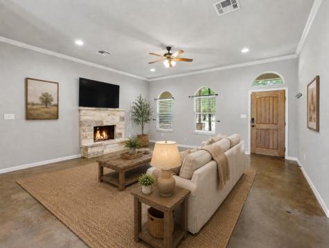 182 Waipahoehoe Drive Bastrop TX 78602