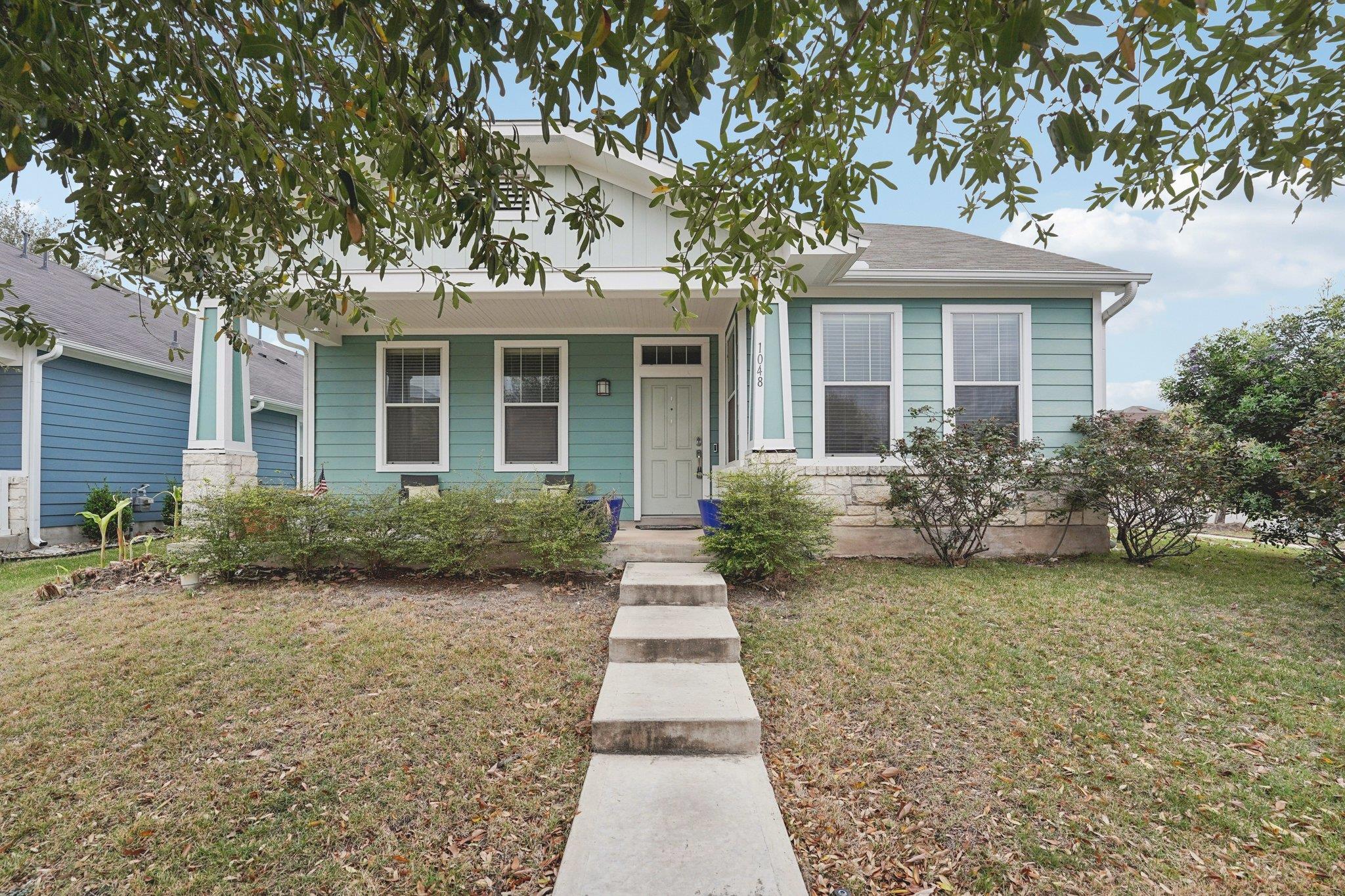 1048 Sanders Kyle TX 78640