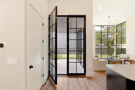 4414 Banister Lane Austin TX 78745