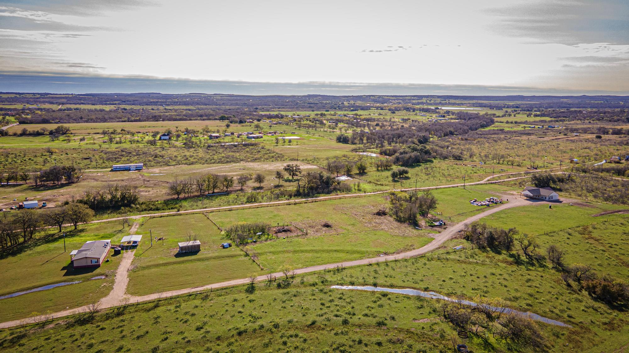 3370 Pettytown Road Dale TX 78616
