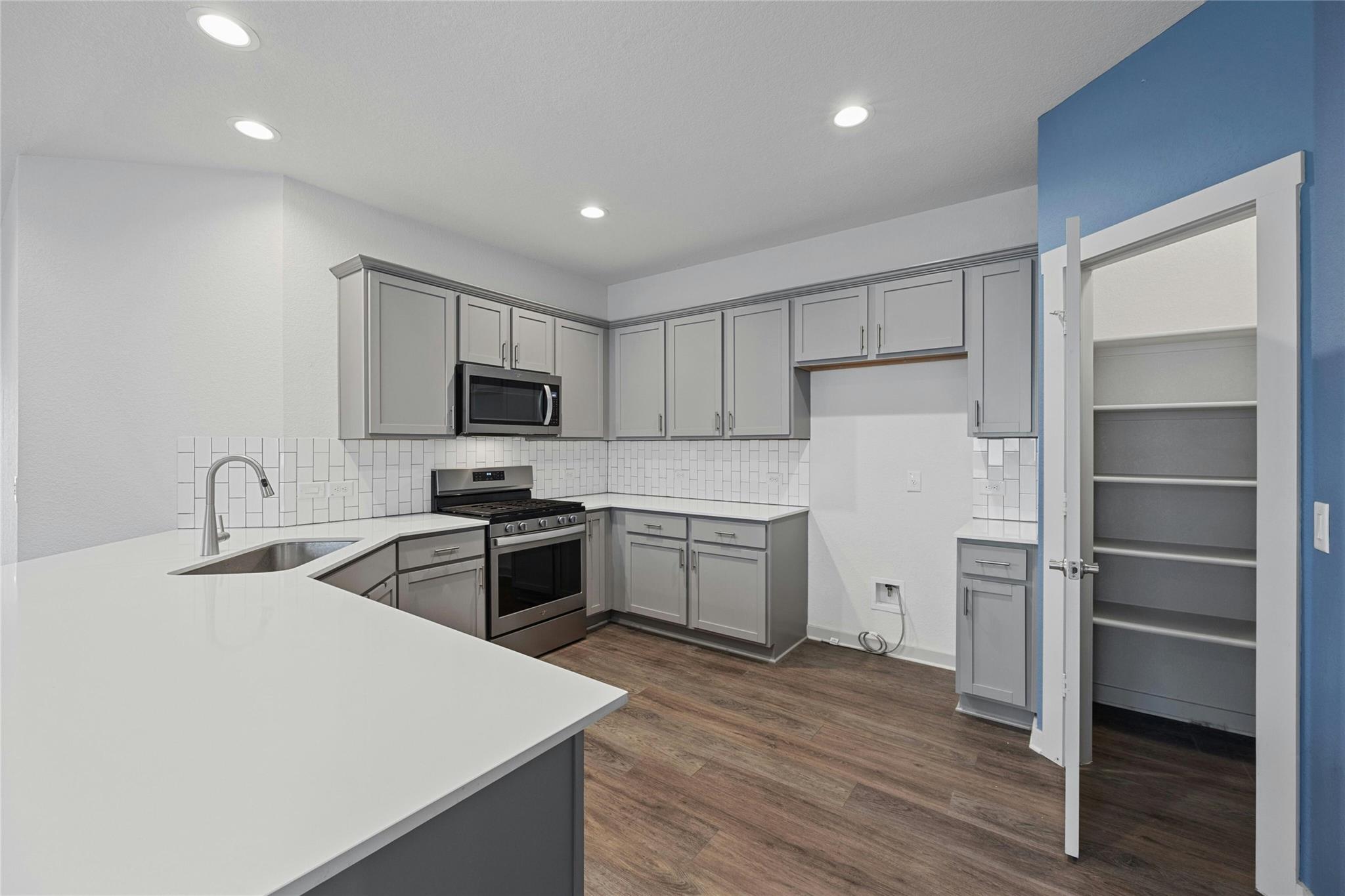 141 Parryi Cove Leander TX 78641