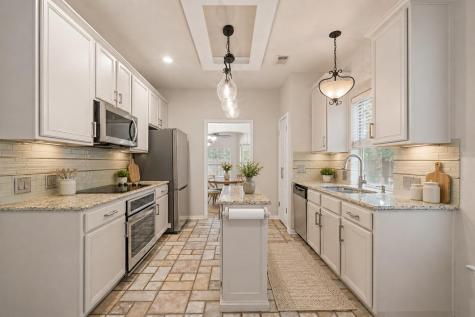 6 Muirfield Greens Cove Lakeway TX 78738